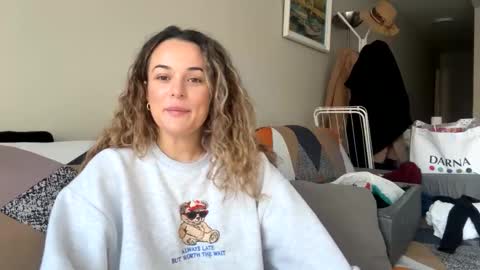 Snapshot of dominatrix_victoria chatting on 03/09/25, 03:16 Victoria online show from 03/09/25, 03:16