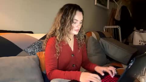 Snapshot of dominatrix_victoria chatting on 03/10/25, 07:18 Victoria online show from 03/10/25, 07:18