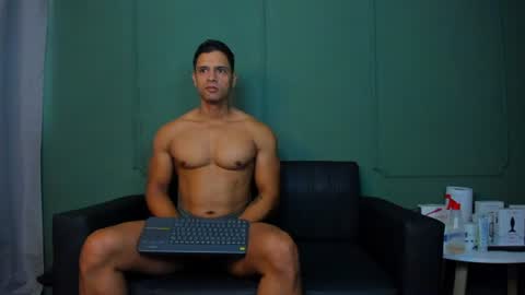 Dominc berry online show from 06/10/26, 12:26