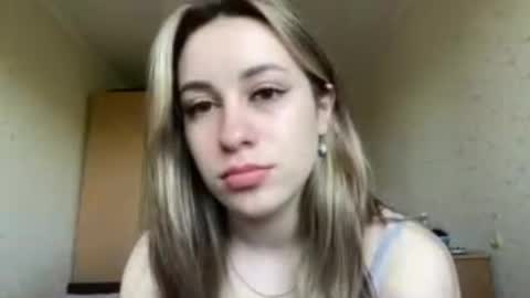 Mia online show from 05/26/26, 08:10
