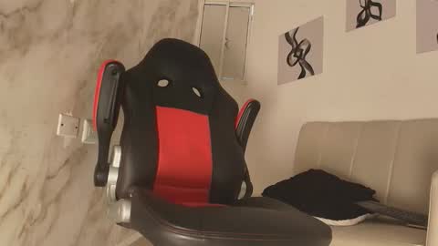 Snapshot of dominic__brown chatting on 02/04/26, 10:36 Dominic online show from 02/04/26, 10:36