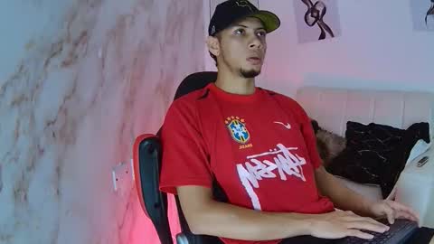 Snapshot of dominic__brown chatting on 02/15/26, 05:04 Dominic online show from 02/15/26, 05:04