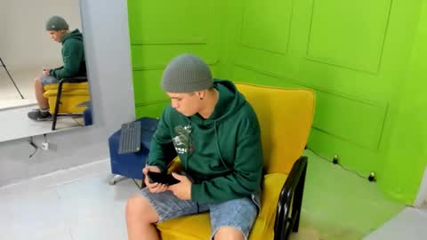 DOMI online show from 03/09/26, 03:32