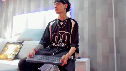 Snapshot of dominic_foox chatting on 02/10/26, 12:42 Dominic foox online show from 02/10/26, 12:42