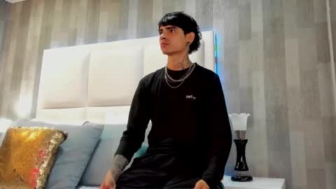 Snapshot of dominic_foox chatting on 02/11/26, 12:21 Dominic foox online show from 02/11/26, 12:21