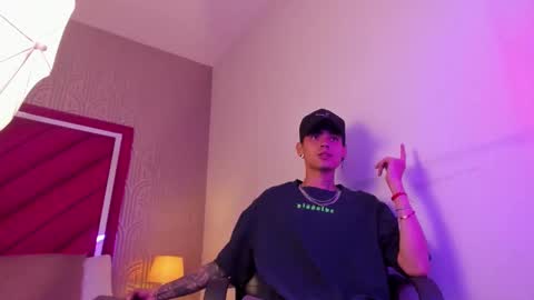 Snapshot of dominic_foox chatting on 02/26/26, 01:32 Dominic foox online show from 02/26/26, 01:32