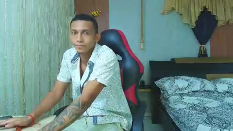 dominic_smith_ online show from 06/10/26, 04:34