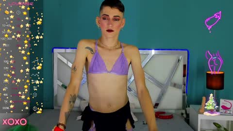 Snapshot of dominic_thailor chatting on 12/20/24, 02:38 Dominic online show from 12/20/24, 02:38