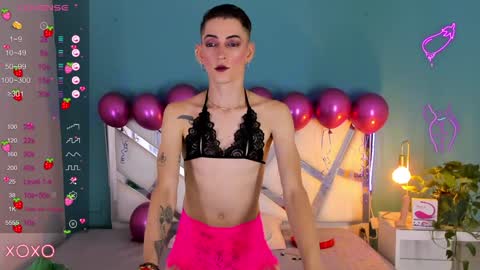 Snapshot of dominic_thailor chatting on 12/26/24, 05:51 Dominic online show from 12/26/24, 05:51