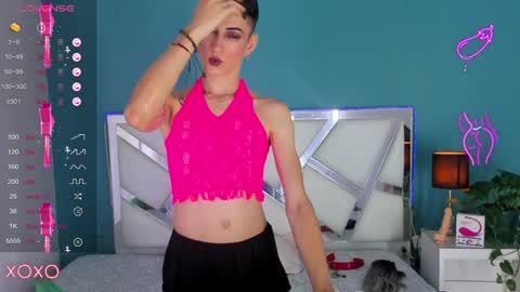 Snapshot of dominic_thailor chatting on 01/05/25, 05:20 Dominic online show from 01/05/25, 05:20