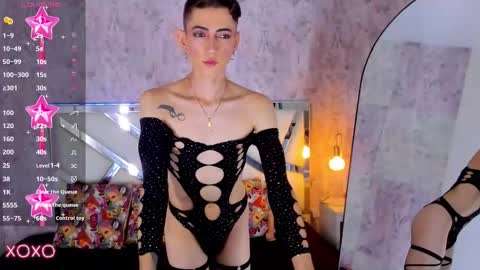 Snapshot of dominic_thailor chatting on 09/19/25, 02:18 Dominic online show from 09/19/25, 02:18