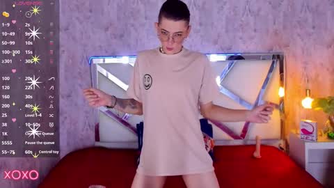 Snapshot of dominic_thailor chatting on 11/11/25, 02:17 Dominic online show from 11/11/25, 02:17