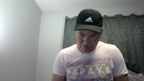 Snapshot of dominicanorico chatting on 02/11/25, 01:20 luis online show from 02/11/25, 01:20