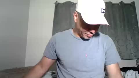 Snapshot of dominicanorico chatting on 10/12/25, 04:11 luis online show from 10/12/25, 04:11