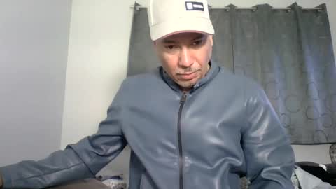 Snapshot of dominicanorico chatting on 10/12/25, 05:34 luis online show from 10/12/25, 05:34