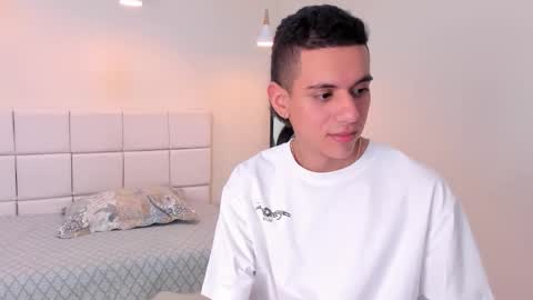 Snapshot of dominicjonnes chatting on 02/24/26, 07:01 dominicjonnes online show from 02/24/26, 07:01