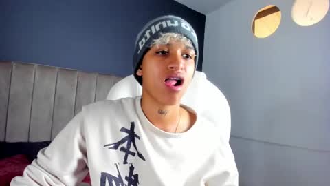 Snapshot of dominick_joness chatting on 01/05/25, 03:55 Dominick  online show from 01/05/25, 03:55