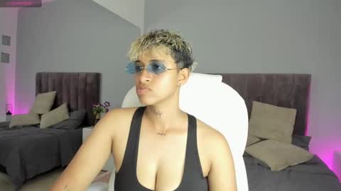 Snapshot of dominick_joness chatting on 01/19/25, 04:36 Dominick  online show from 01/19/25, 04:36