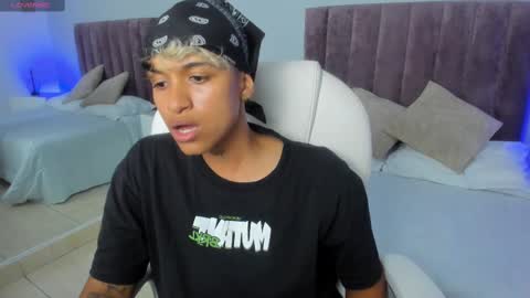 Snapshot of dominick_joness chatting on 02/11/25, 01:20 Dominick  online show from 02/11/25, 01:20