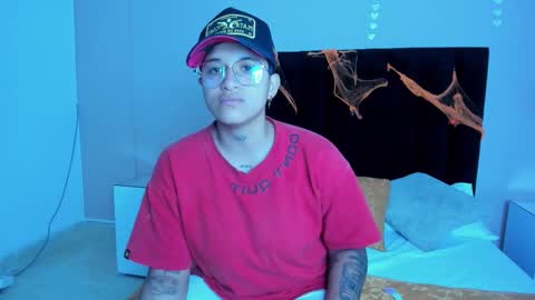 Snapshot of dominick_joness chatting on 10/16/25, 06:47 Dominick  online show from 10/16/25, 06:47
