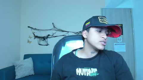 Snapshot of dominick_joness chatting on 10/28/25, 05:55 Dominick  online show from 10/28/25, 05:55