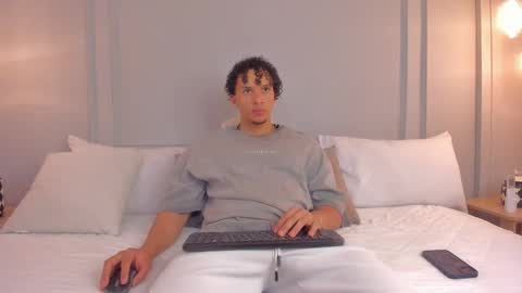 Dominick Star online show from 12/02/25, 04:18