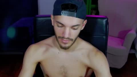 Snapshot of dominicvalente chatting on 11/14/25, 04:06 dominicvalente online show from 11/14/25, 04:06