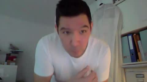 dominik_home online show from 03/25/26, 09:37