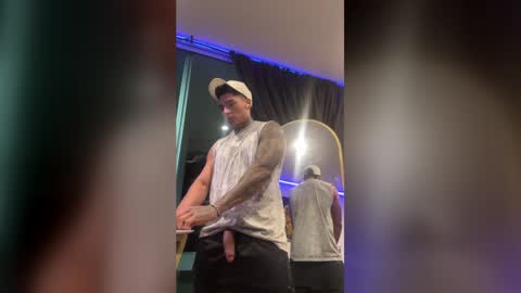 Only fans Ronnie col---InstaRonniecolleman  online show from 04/05/26, 02:09