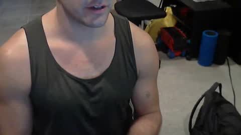 Snapshot of domjfriesen1541 chatting on 10/28/25, 02:31 domjfriesen1541 online show from 10/28/25, 02:31