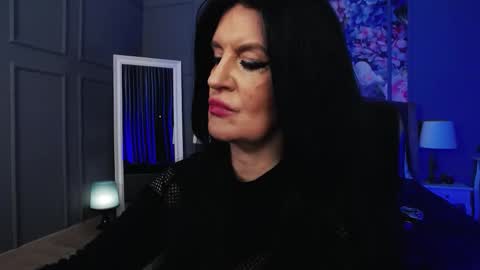 Snapshot of dommelisa chatting on 12/16/25, 10:59 Dom Melisa online show from 12/16/25, 10:59