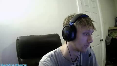 Snapshot of domohead0 chatting on 07/19/26, 04:05 dom online show from 07/19/26, 04:05