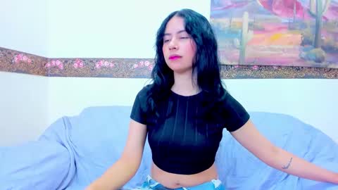 Snapshot of dona_and_carl2 chatting on 12/22/25, 04:59 DONA Y CARL online show from 12/22/25, 04:59