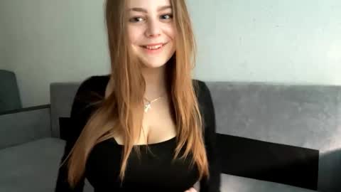 Snapshot of donaldsing chatting on 10/10/25, 01:10 Mary online show from 10/10/25, 01:10