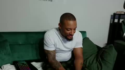 Snapshot of dong_masterson chatting on 02/19/26, 01:12 Gifted online show from 02/19/26, 01:12