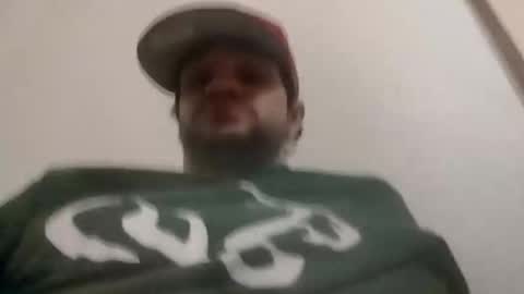 Snapshot of donglish718856 chatting on 01/12/26, 04:39 donglish718856 online show from 01/12/26, 04:39