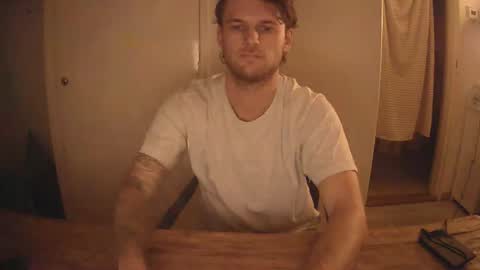 Snapshot of donn053 chatting on 10/30/25, 09:59 Papi online show from 10/30/25, 09:59