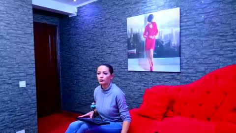 Donna online show from 10/23/25, 11:42