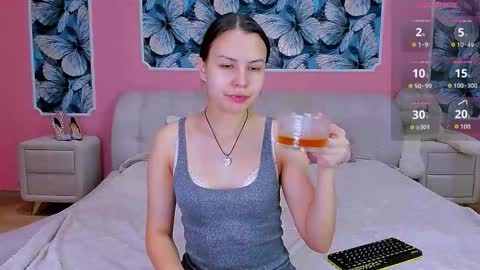 Donna Won online show from 10/19/25, 03:34