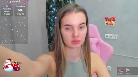 Snapshot of donnaaa_evans chatting on 12/16/24, 03:08 Donna On GMT2 Mon-Fri 3-9 AM online show from 12/16/24, 03:08