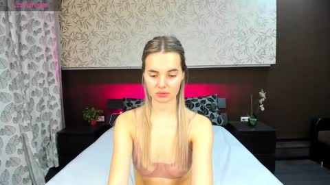 Snapshot of donnaaa_evans chatting on 01/21/25, 03:15 Donna On GMT2 Mon-Fri 3-9 AM online show from 01/21/25, 03:15