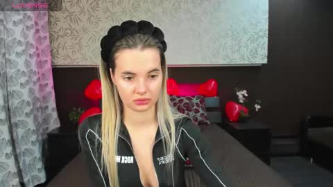 Snapshot of donnaaa_evans chatting on 02/22/25, 03:34 Donna On GMT2 Mon-Fri 3-9 AM online show from 02/22/25, 03:34