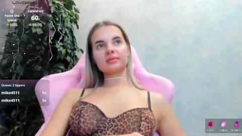 Snapshot of donnaaa_evans chatting on 03/06/25, 03:13 Donna On GMT2 Mon-Fri 3-9 AM online show from 03/06/25, 03:13