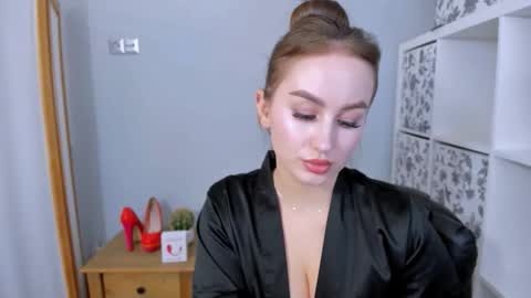 DonnaSensual online show from 11/19/25, 03:45