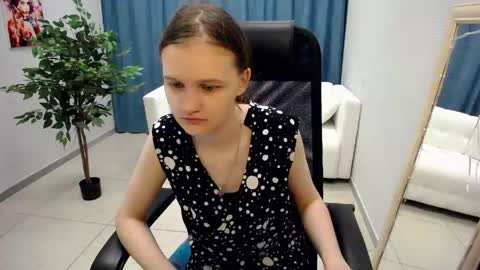 Sia online show from 05/26/26, 10:44