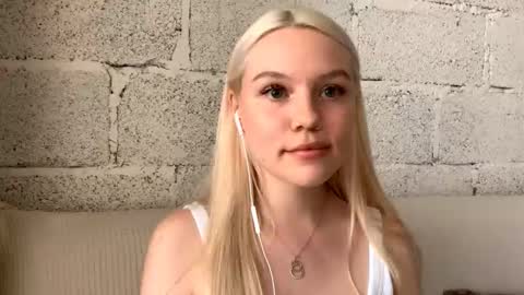 Snapshot of donnettakeblish chatting on 10/13/25, 10:48 Stella online show from 10/13/25, 10:48