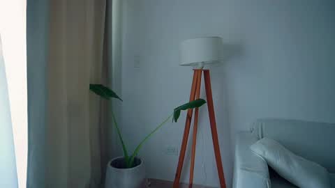 Donatella online show from 04/14/26, 12:00