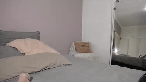 Iara online show from 02/24/25, 11:09