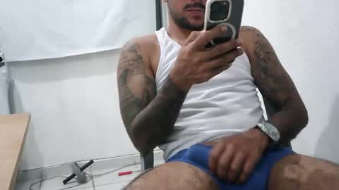 Snapshot of dony942879 chatting on 12/19/25, 06:20 dony942879 online show from 12/19/25, 06:20