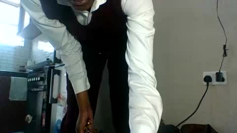 dora05191 online show from 09/30/25, 05:56